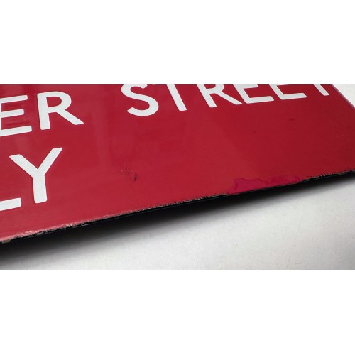 London Transport enamel bus stop 'Q' plate ALSO BUSES TO STONECUTTER STREET ONLY London Transport enamel bus stop 'Q' plate ALSO BUSES TO STONECUTTER STREET ONLY