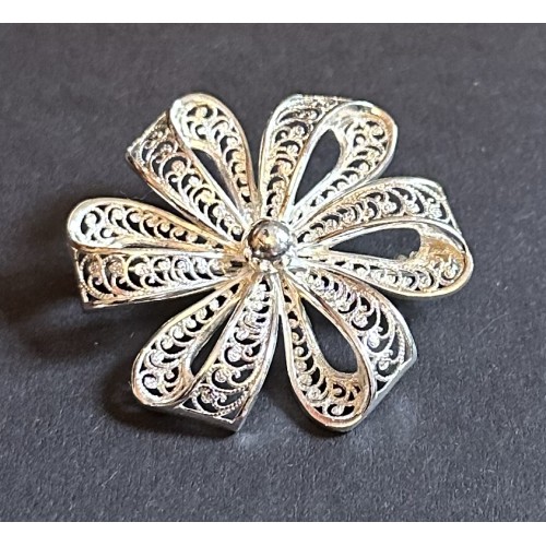 Silver colour ribbon design brooch costume jewellery