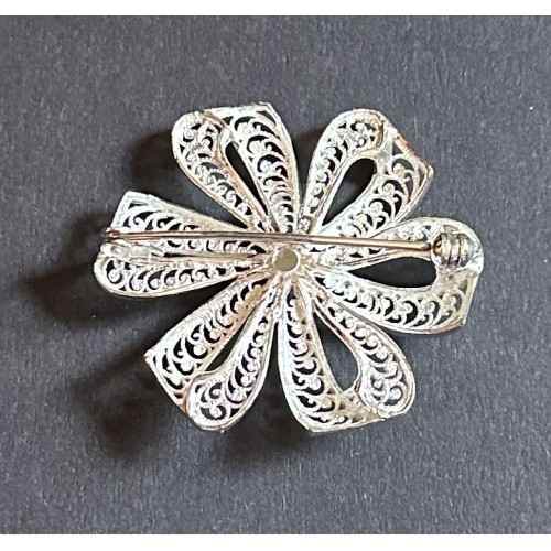 Silver colour ribbon design brooch costume jewellery