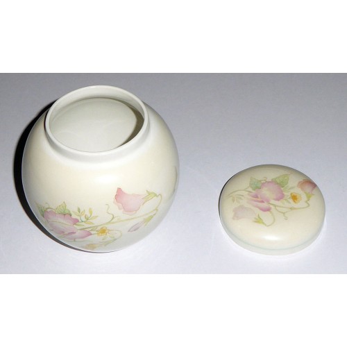 Vintage Ceramic Sadler Floral Decorated Ginger Jar/Storage Pot with Original Lid Vintage Ceramic Sadler Floral Decorated Ginger Jar/Storage Pot with Original Lid