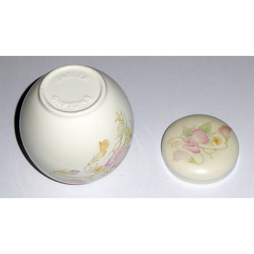 Vintage Ceramic Sadler Floral Decorated Ginger Jar/Storage Pot with Original Lid Vintage Ceramic Sadler Floral Decorated Ginger Jar/Storage Pot with Original Lid